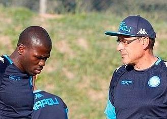 HLV Sarri tung goi cau thu tu benh vien ve chi de ngoi du bi hinh anh