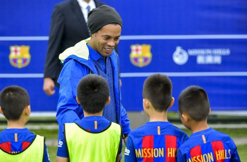 Ronaldinho di bar 2 lan moi tuan anh 2