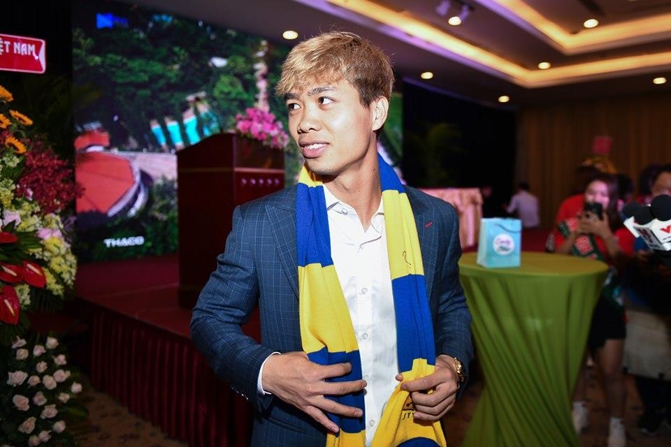 Chu tich CLB Bi lay Mohamed Salah lam tam guong cho Cong Phuong hinh anh