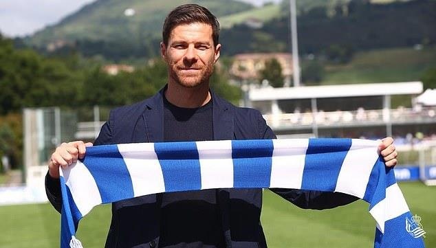 Xabi Alonso va Raul khoi nghiep huan luyen vien hinh anh
