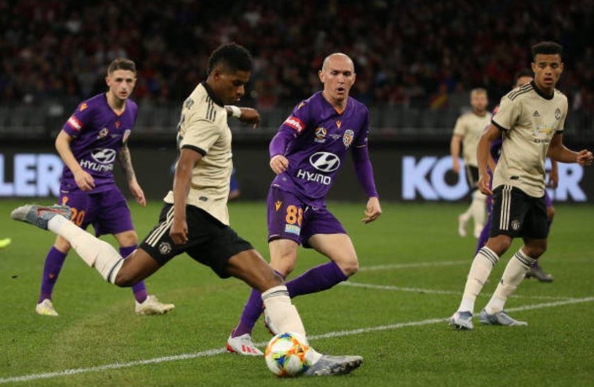 Man Utd thang Perth Glory anh 8