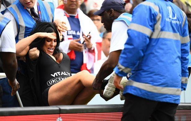 Gia đình Vitaly phá chung kết Cricket ảnh 1 Gia dinh Vitaly pha chung ket Cricket anh 1