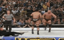 Stunners - tuyet chieu khien 'The Rock' mot thoi dieu dung hinh anh