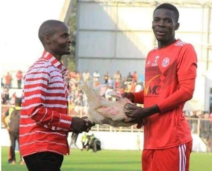 Cau thu duoc tang ga anh 1