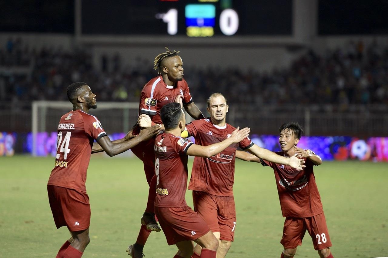 Truc tiep TP.HCM vs Ha Noi anh 1