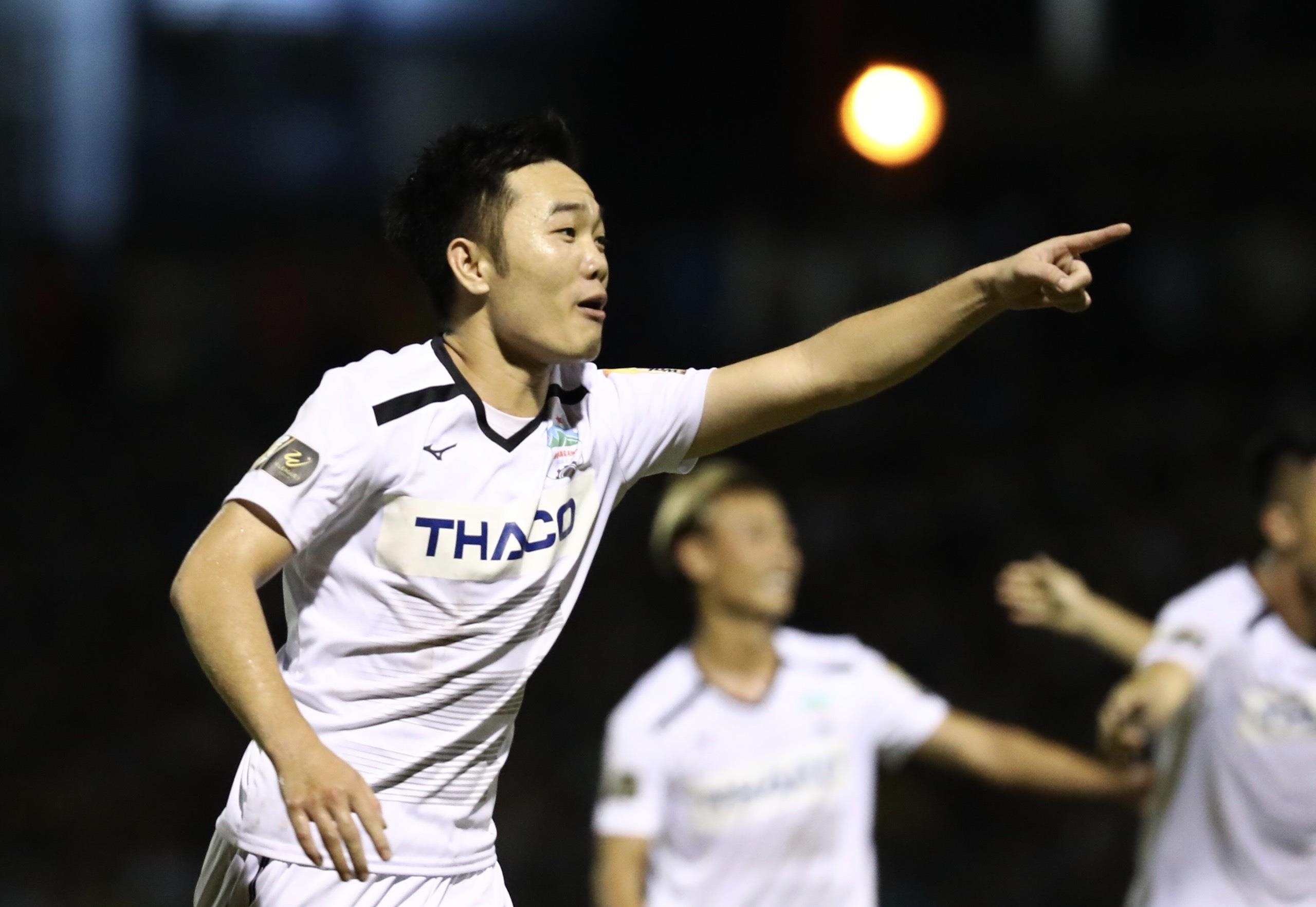 CLB Thanh Hoa 2-3 HAGL: Xuan Truong lap cu dup tu cham da phat hinh anh