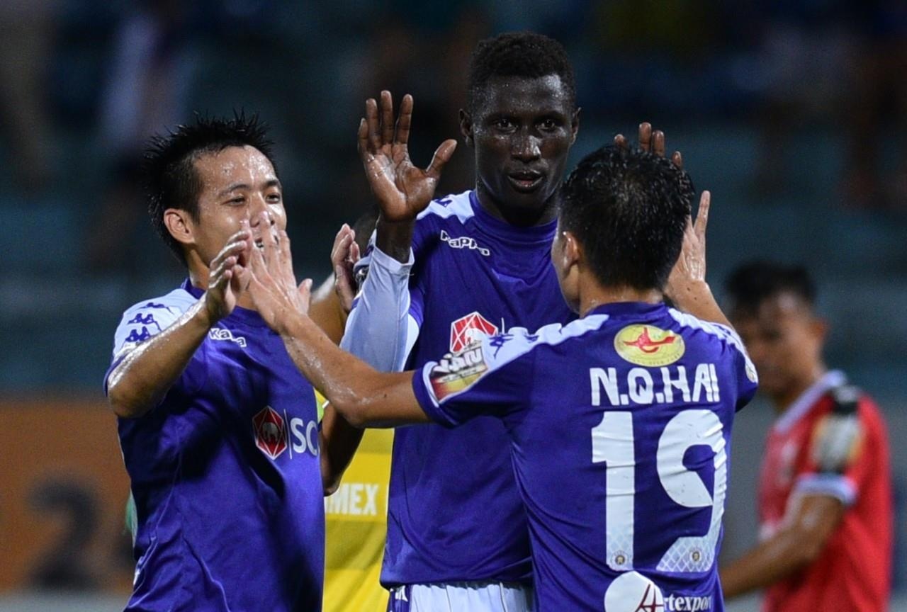 Quang Hai ghi ban, CLB Ha Noi gianh cu dup thang loi truoc Binh Duong hinh anh