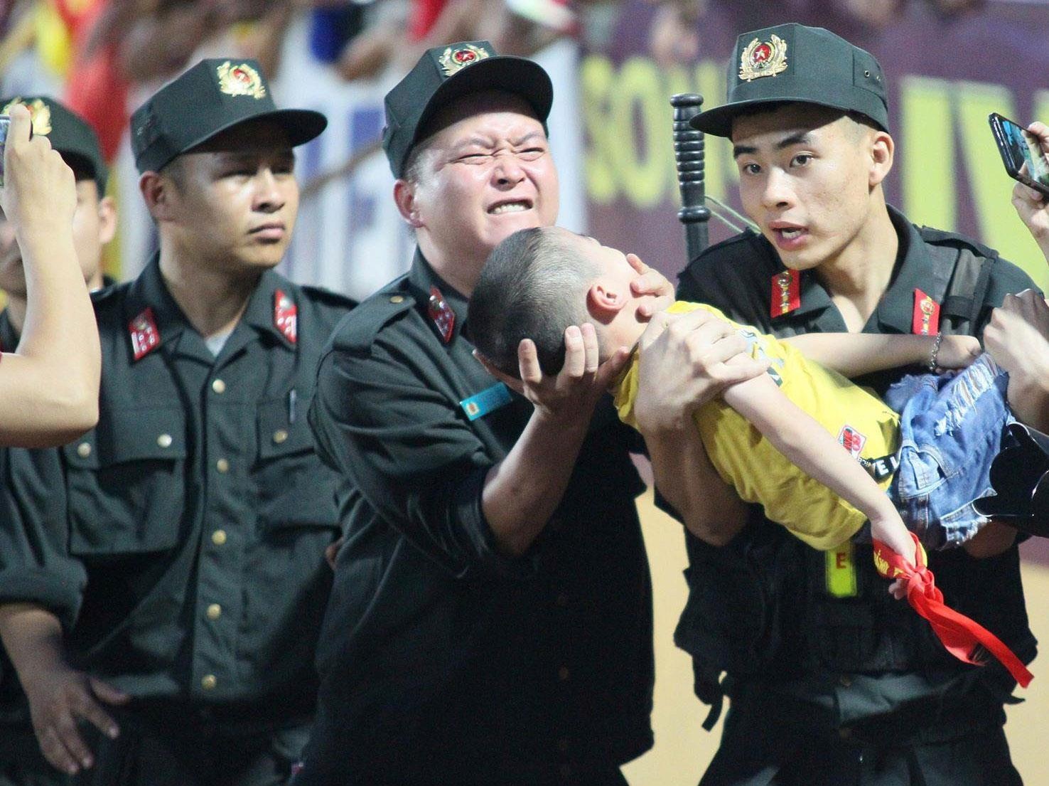 CDV nhi di cap cuu anh 1