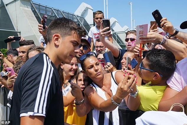 Dybala o lai Juventus anh 3