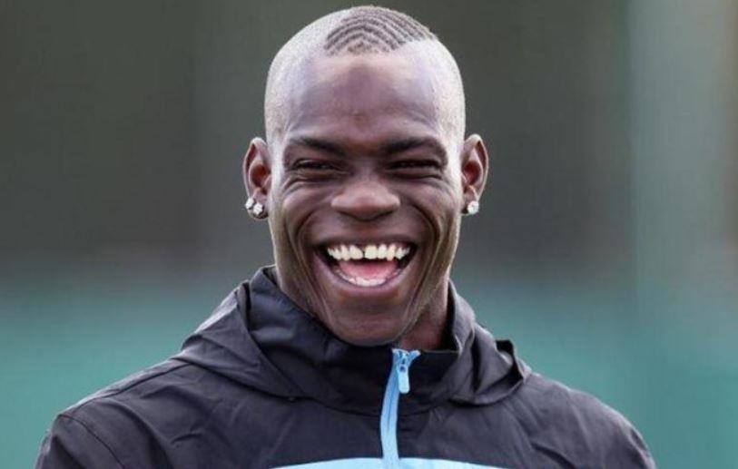 Balotelli chuan bi tiep buoc Ronaldinho hinh anh