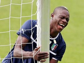 Balotelli sap kiem bon tai giai VDQG Brazil hinh anh