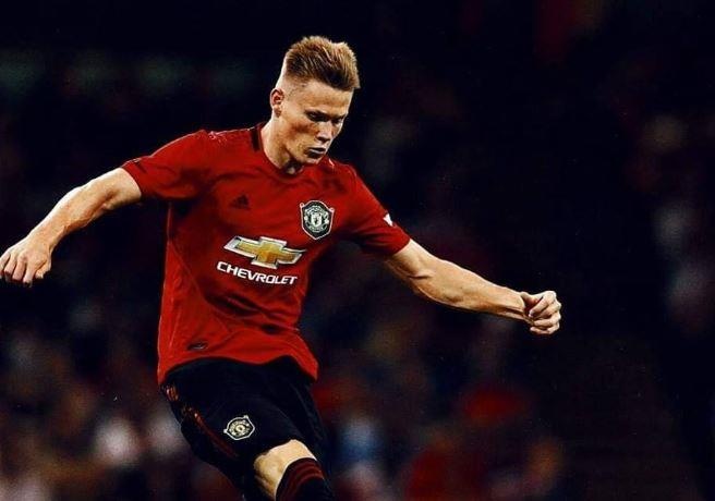 Sao tre MU ra dang doi truong trong tran thang Chelsea hinh anh