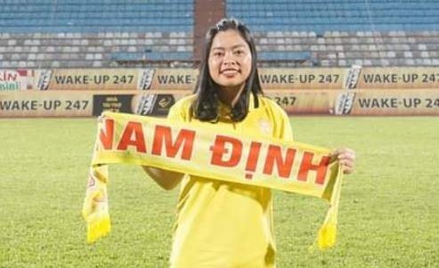 CDV nu qua doi sau tai nan tren duong ve co vu CLB Nam Dinh hinh anh