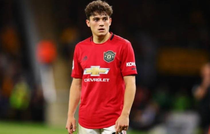 Man Utd lai trinh lang doi hinh tre nhat Premier League o vong 2 hinh anh