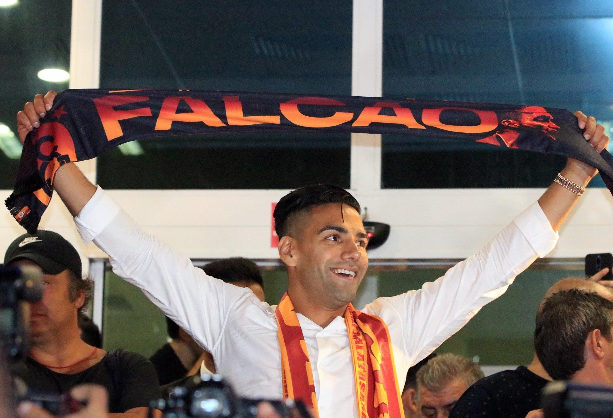 Falcao sang Galatasaray ảnh 8 Falcao sang Galatasaray anh 8