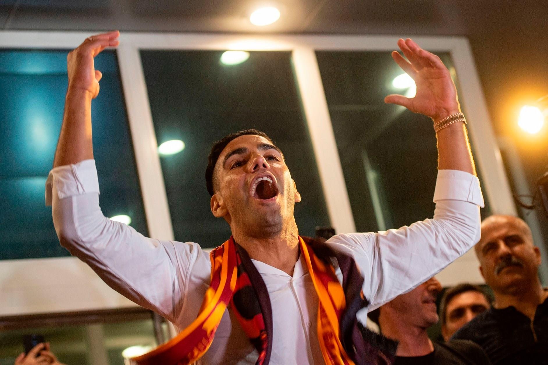 Falcao sang Galatasaray ảnh 7 Falcao sang Galatasaray anh 7