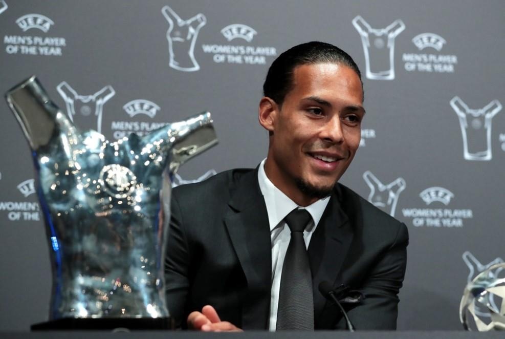 Van Dijk khong co doi thu ve toc do tai Champions League hinh anh