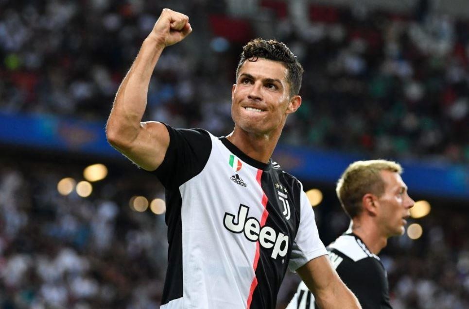 Ronaldo lam them dieu chua tung co trong lich su hinh anh