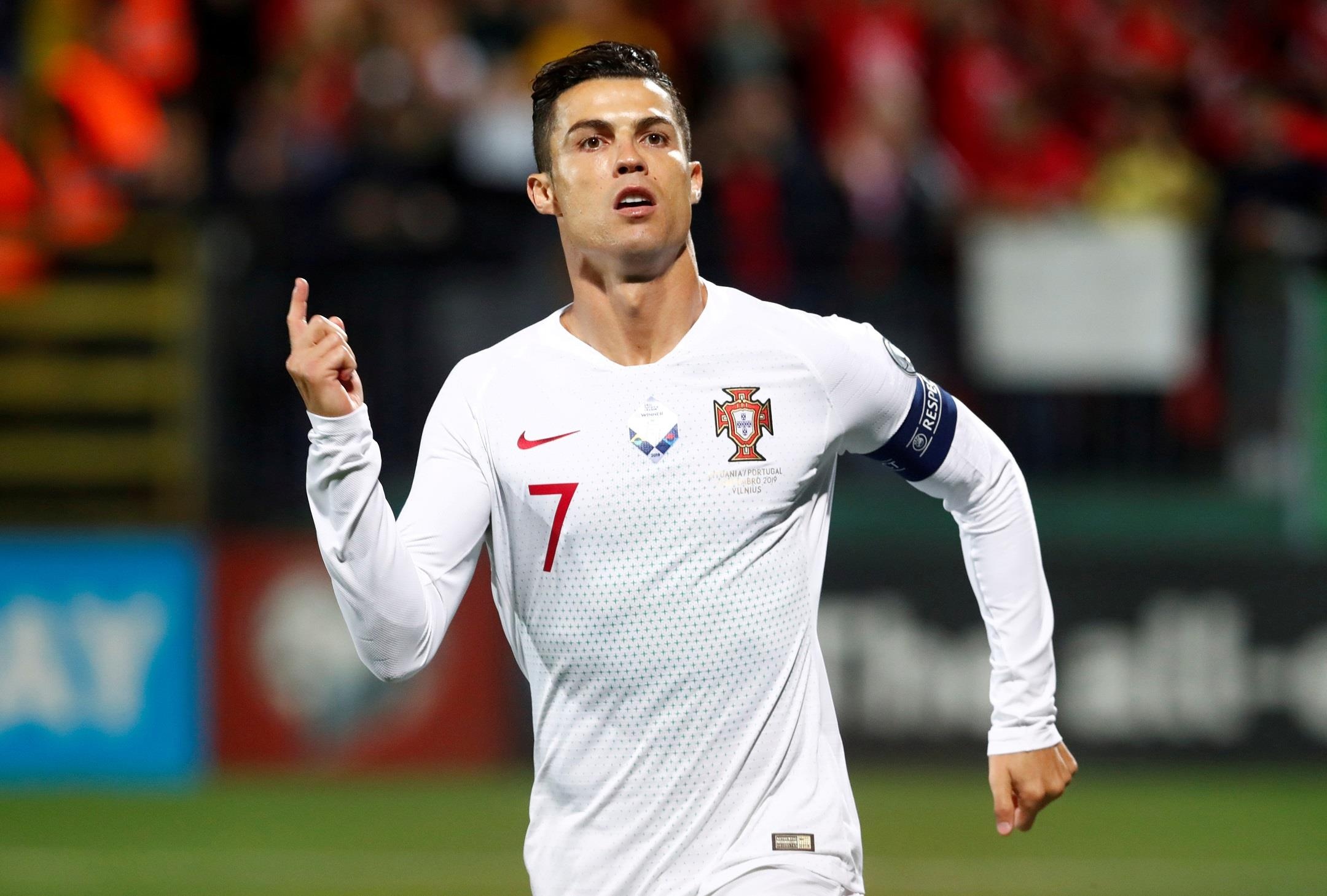 Ronaldo,  trao giai FIFA The Best anh 9