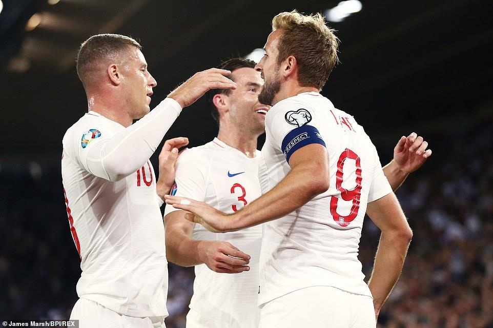 Sterling l, ap hat-trick kien tao anh 5