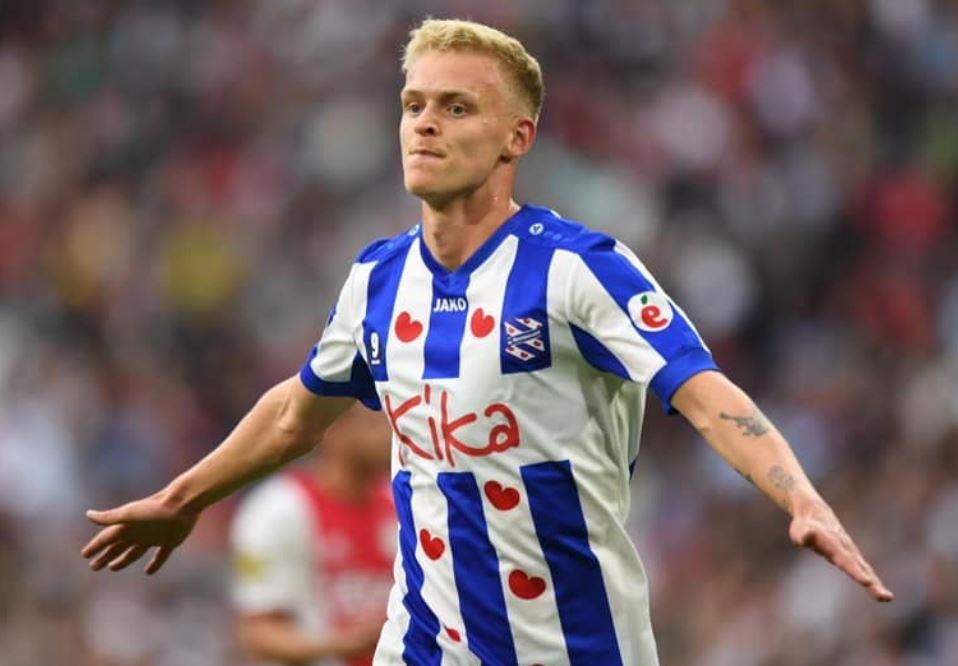 Heerenveen thua dam Ajax truoc khi Van Hau sang Ha Lan hinh anh