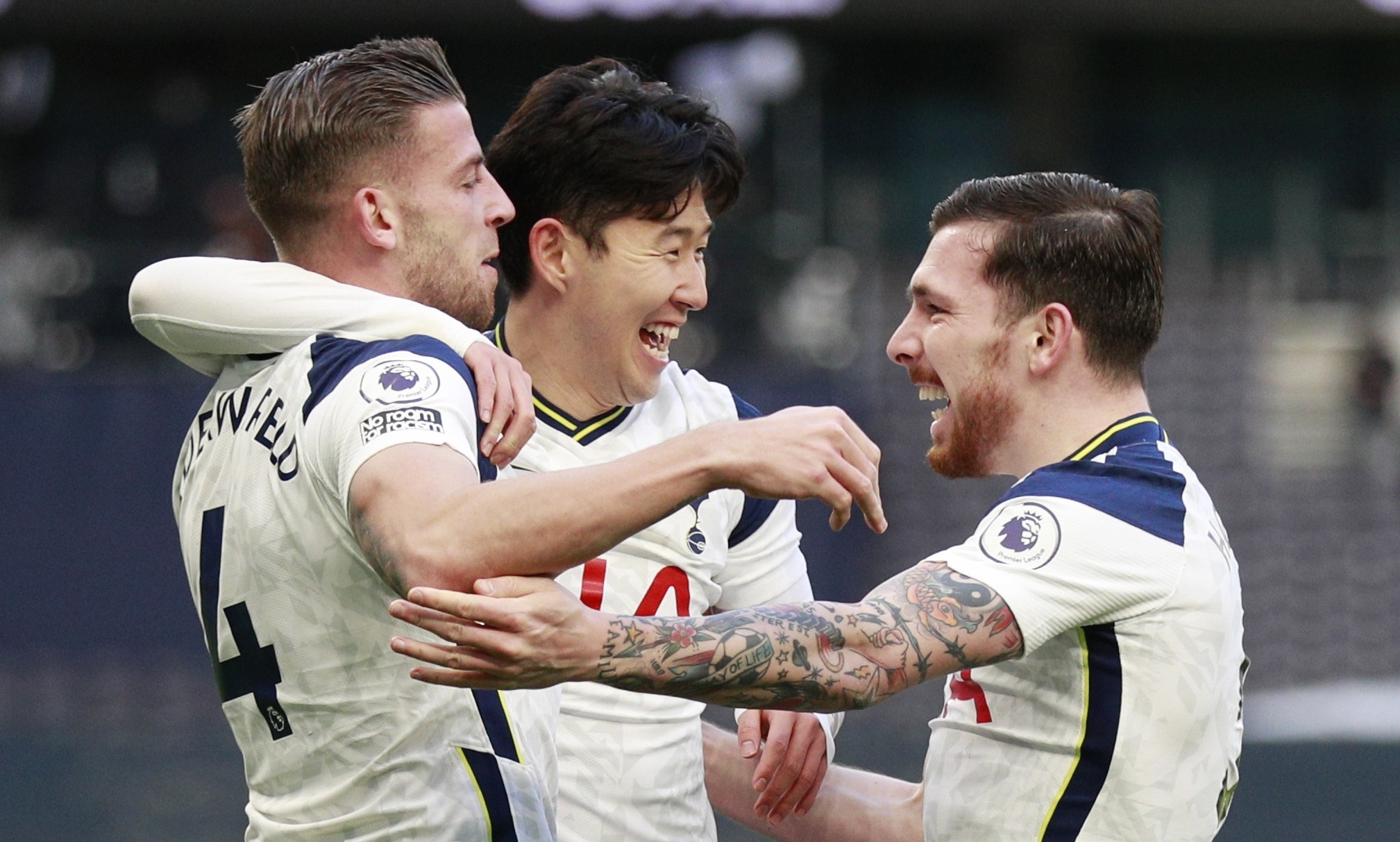 Tottenham 3-0 Leeds: Son Heung-min ghi ban va kien tao hinh anh