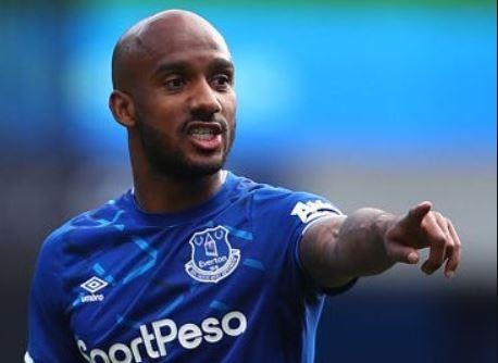 Cuu sao Man City mang dong doi da do roi phan luoi nha hinh anh