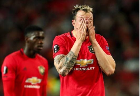 Sao MU bi nghi noi sa thai Solskjaer o tran thua West Ham hinh anh