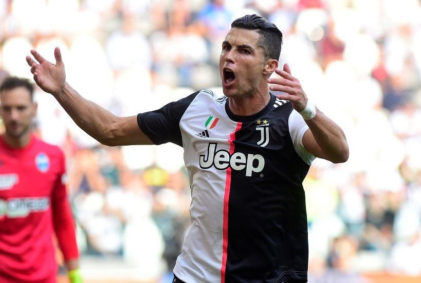 Ronaldo toa sang dua Juventus len dau bang hinh anh