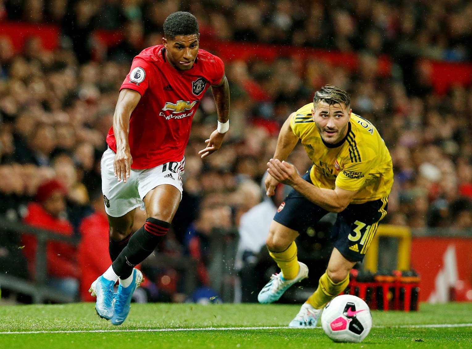 Man Utd gap Arsenal anh 3