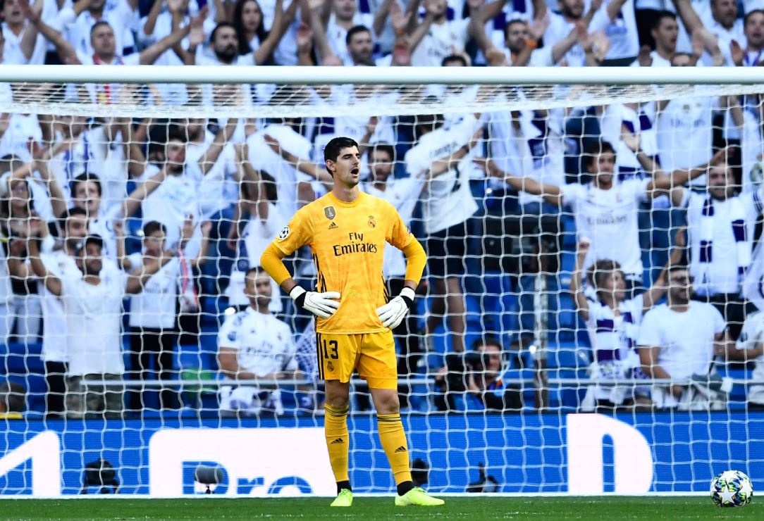 Courtois bi thay ngay sau hiep mot anh 6