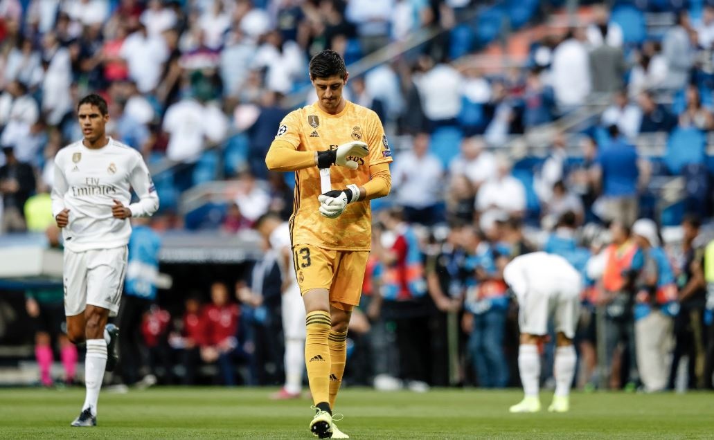 Courtois bi thay ngay sau hiep mot anh 5