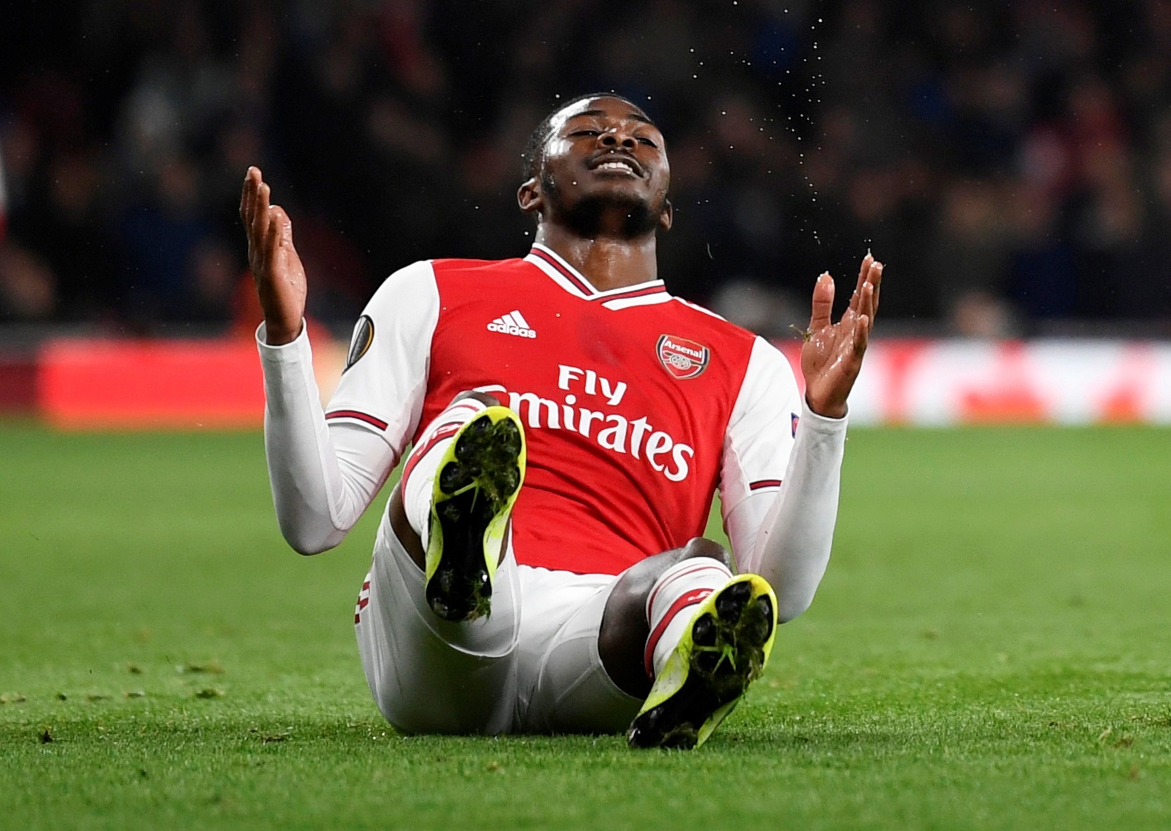 Arsenal gap Standard Liege anh 6