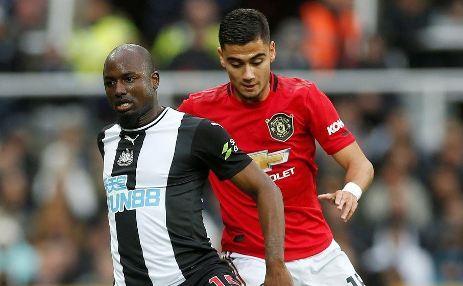 MU chim trong khung hoang sau tran thua Newcastle hinh anh