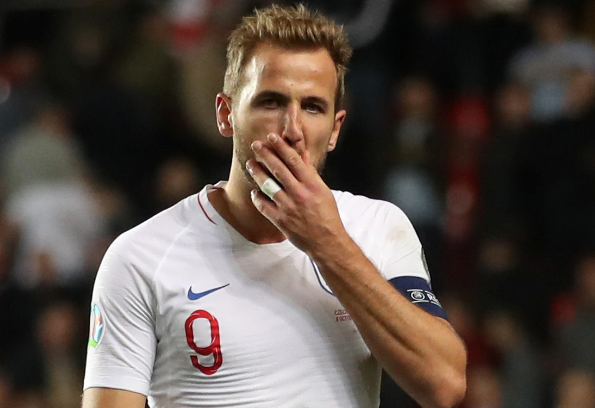 Tuyen Anh dut mach bat bai 10 nam o vong loai giai dau lon hinh anh