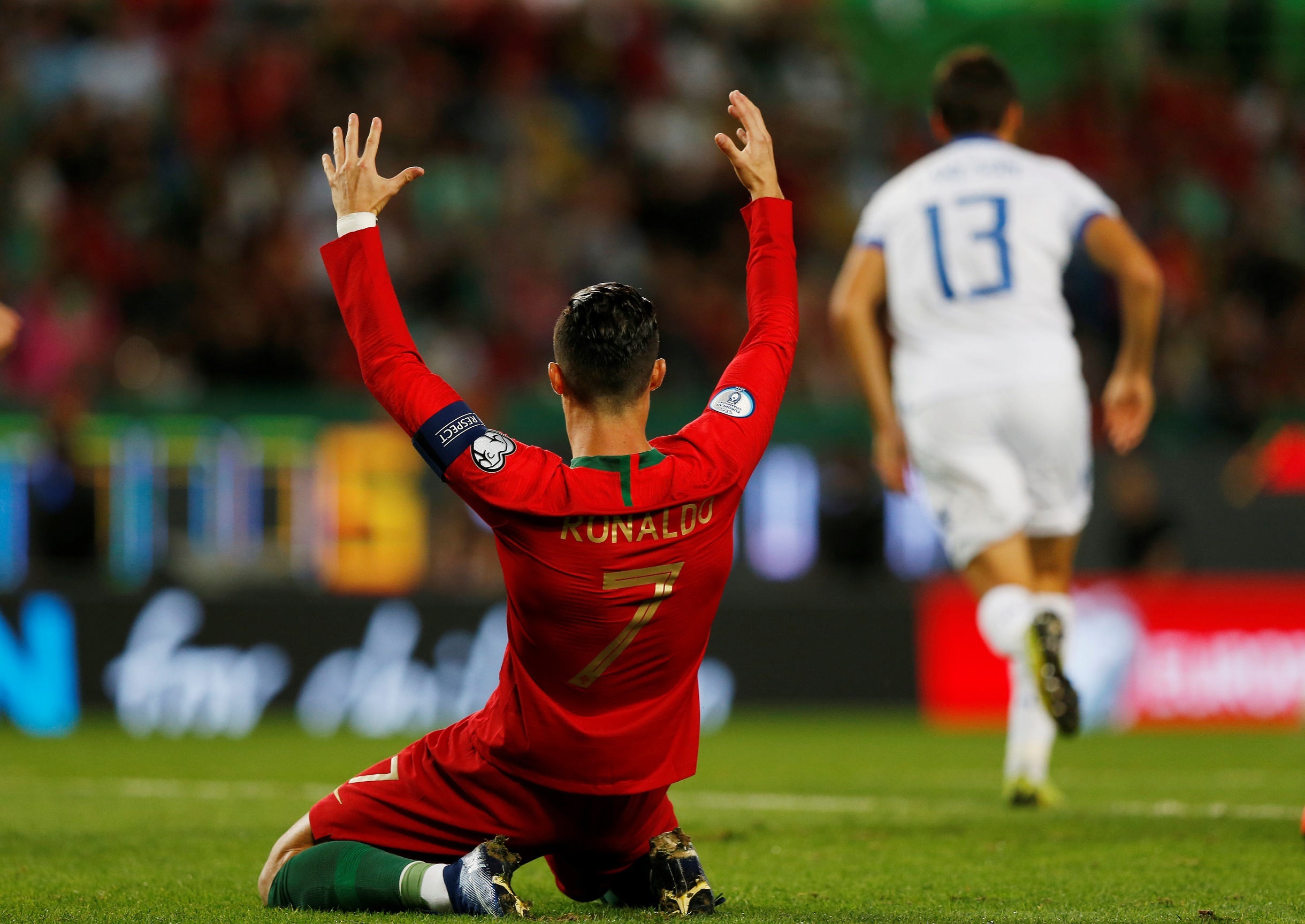 Ronaldo bam bong tinh te anh 3