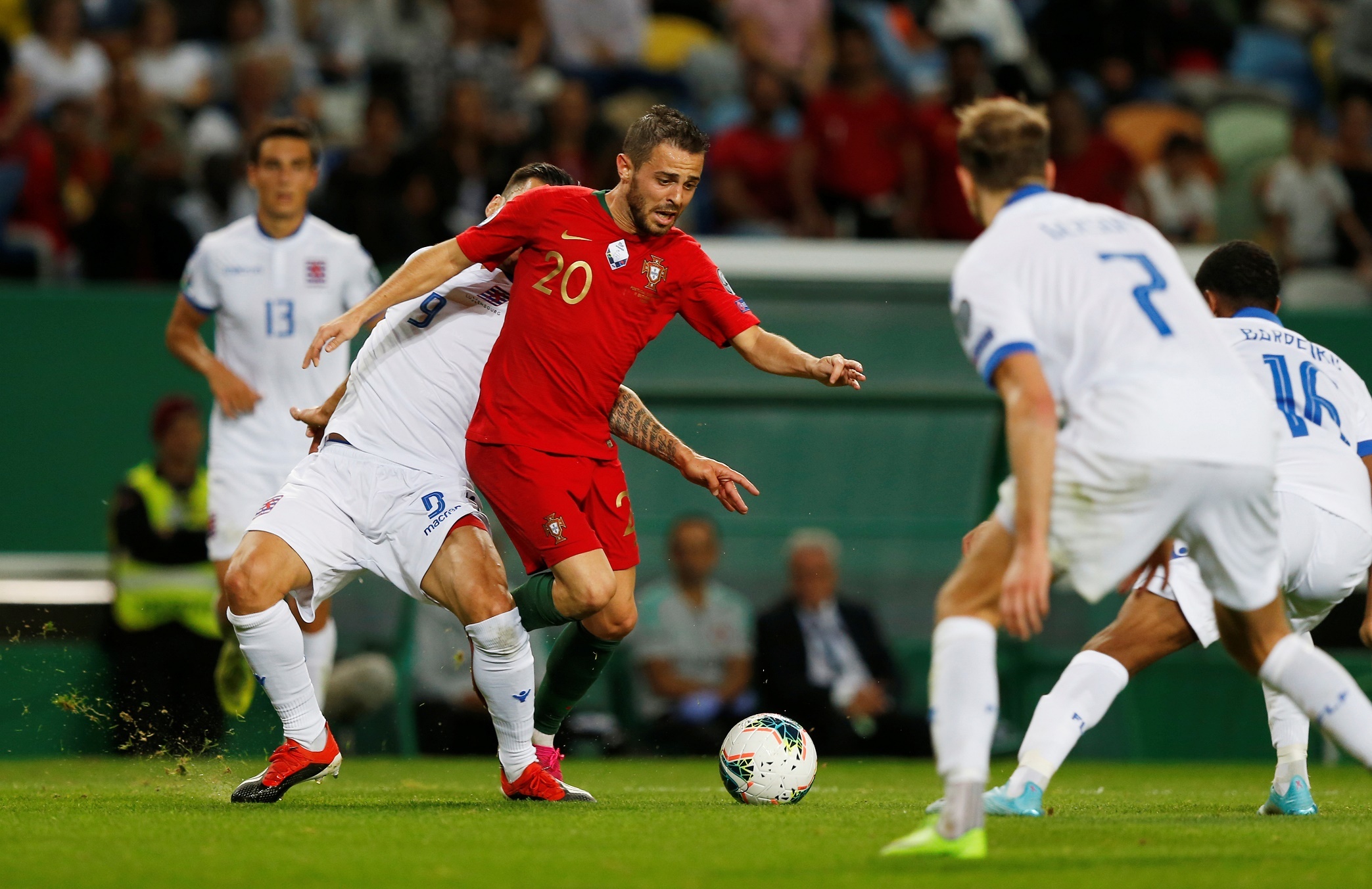 Ronaldo bam bong tinh te anh 5