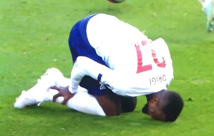 Sao Liverpool gia vo bi dau sau sai lam dan den ban thua hinh anh