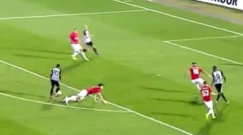 Maguire bi qua mat de dang anh 1