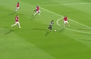 Maguire nga nhao sau dong tac ky thuat cua tien dao Partizan hinh anh