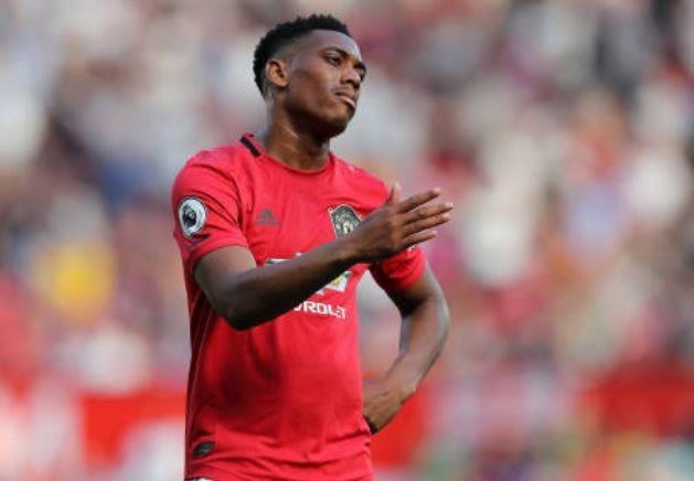 Hai cau thu MU bat ngo khi Rashford da phat ghi ban hinh anh