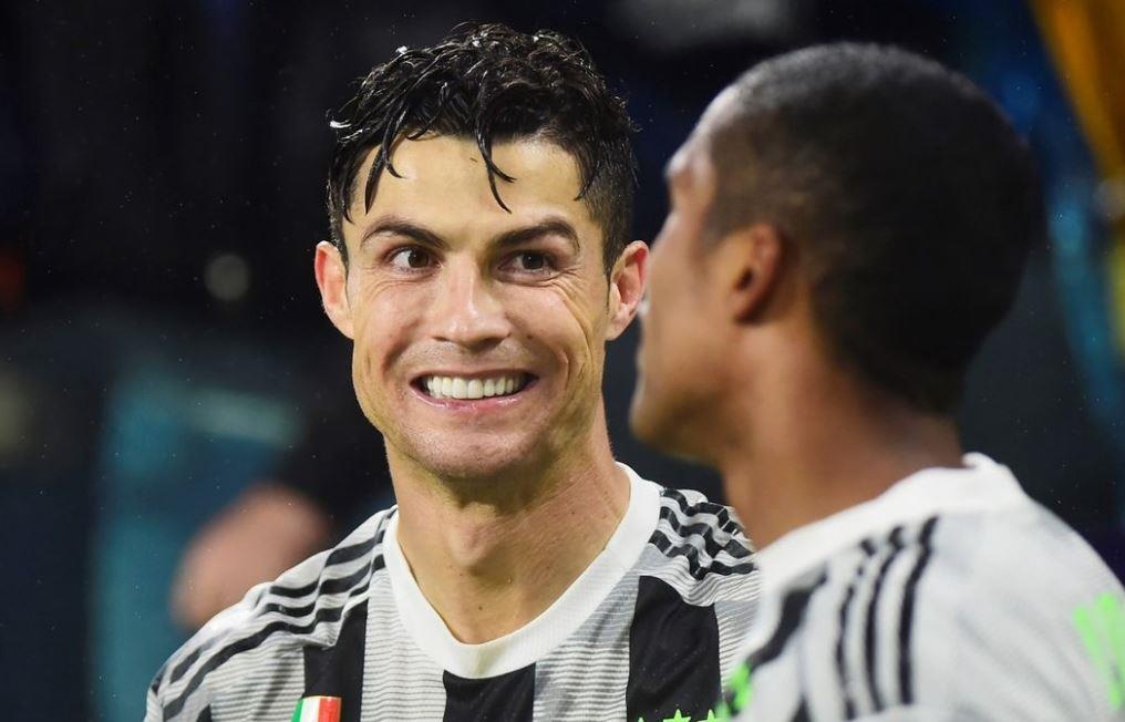 CDV chi ra su khac biet giua Messi va Ronaldo khi bi hau ve don nga hinh anh