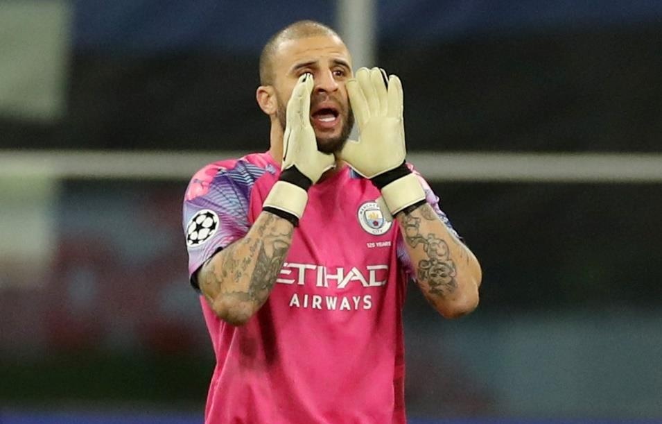 Walker lam thu mon, giup Man City gianh diem o Champions League hinh anh