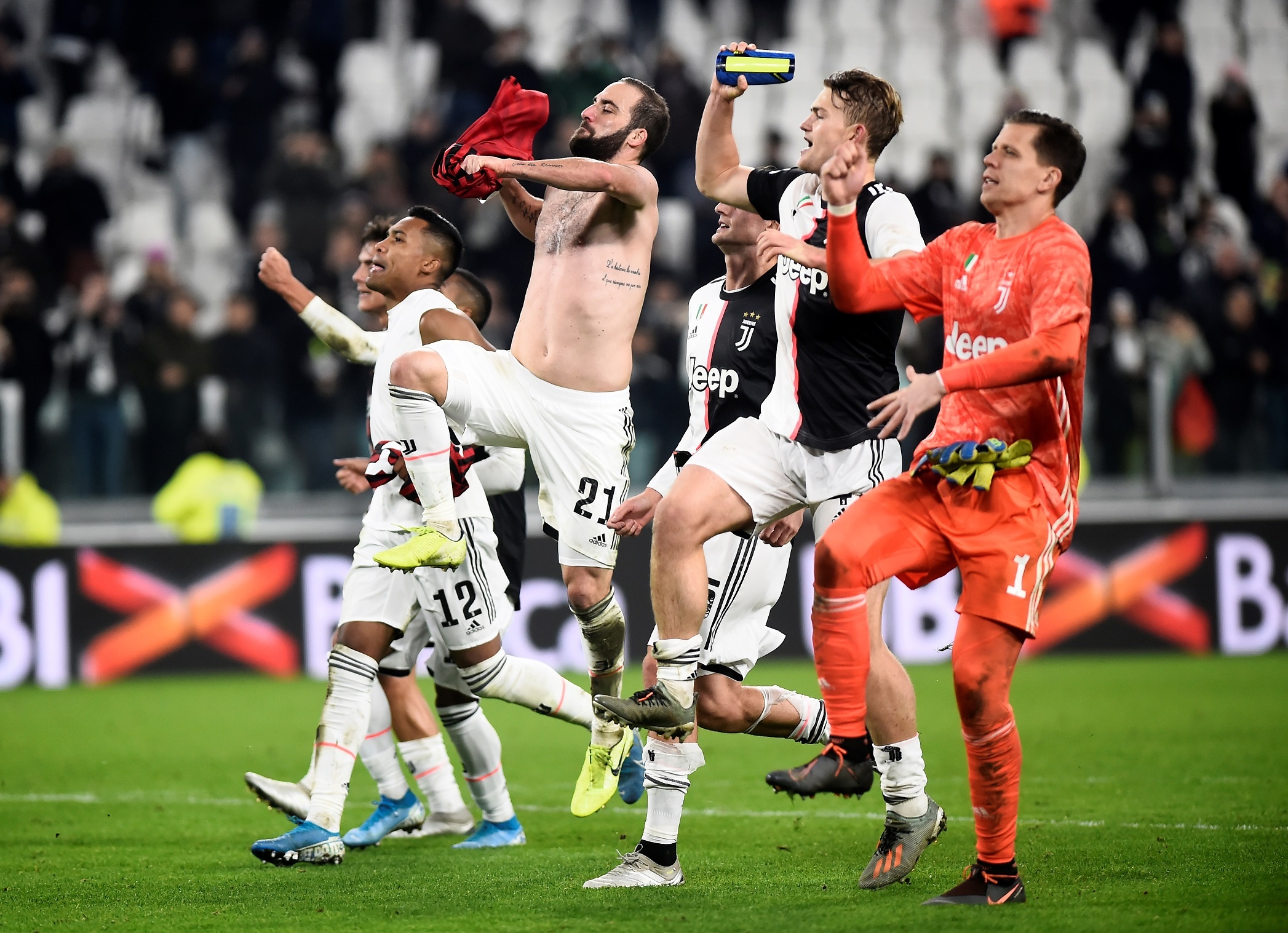 Ronaldo bi thay som anh 8