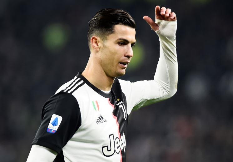 Ronaldo len tieng sau 2 tran lien bi thay ra som hinh anh