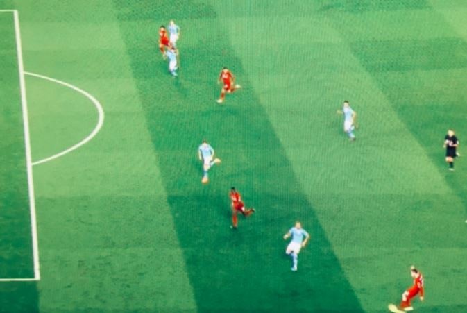 liverpoool ghi ban tranh cai anh 2