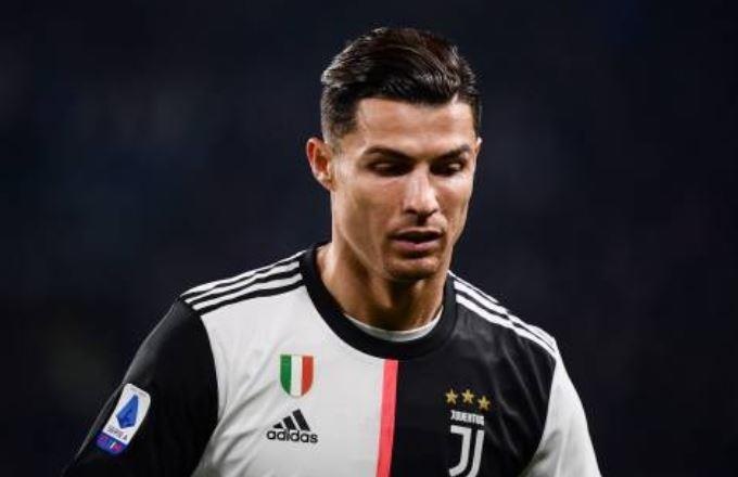 'Ronaldo co the bi cam thi dau 2 nam vi bo ve' hinh anh