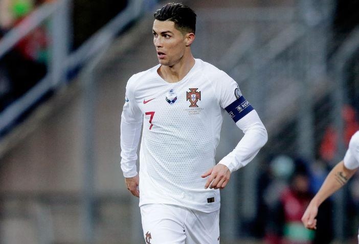 Ronaldo toa sang dua Bo Dao Nha du VCK Euro 2020 hinh anh