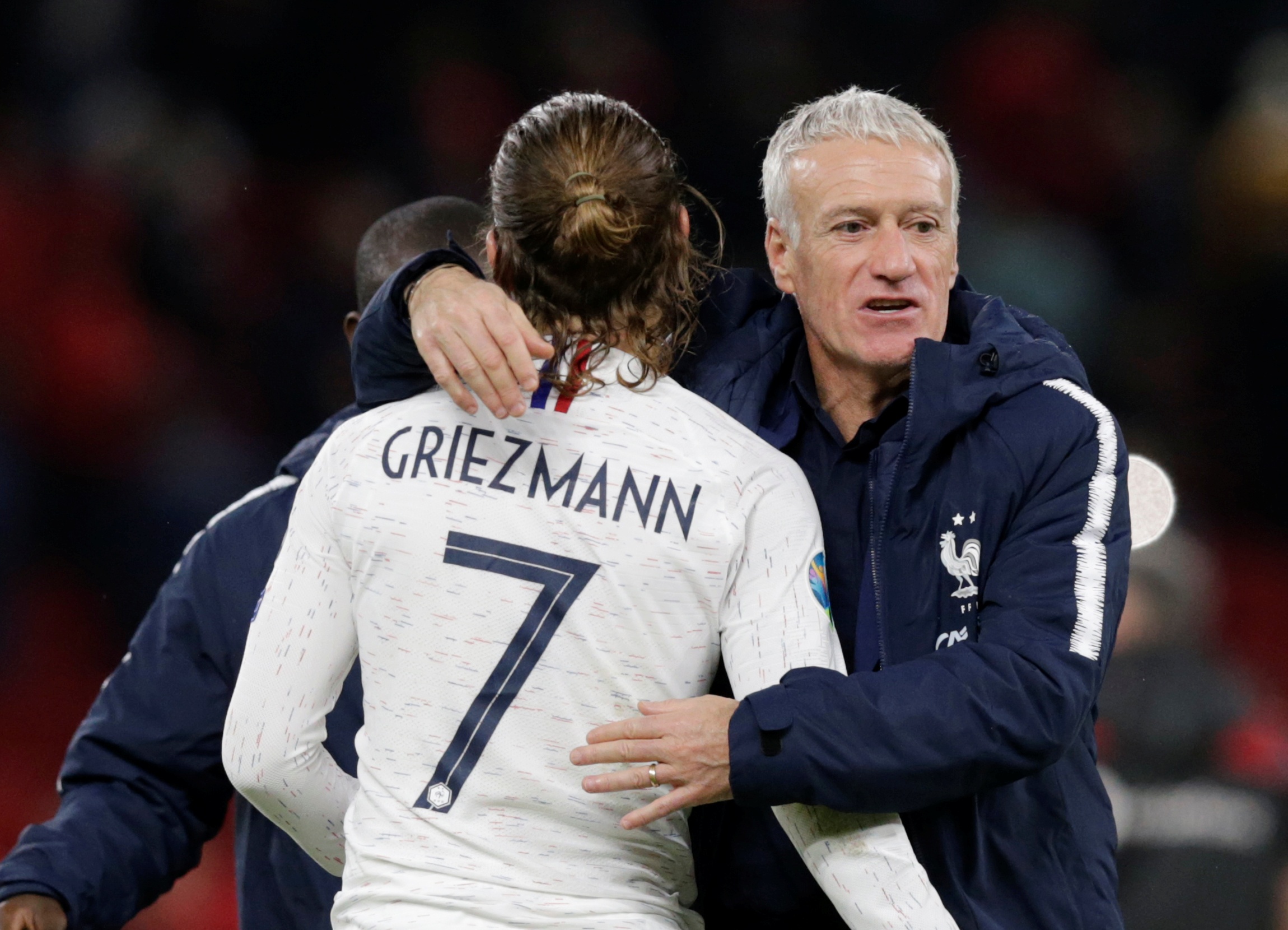 Tuyen Phap thang Albania anh 7