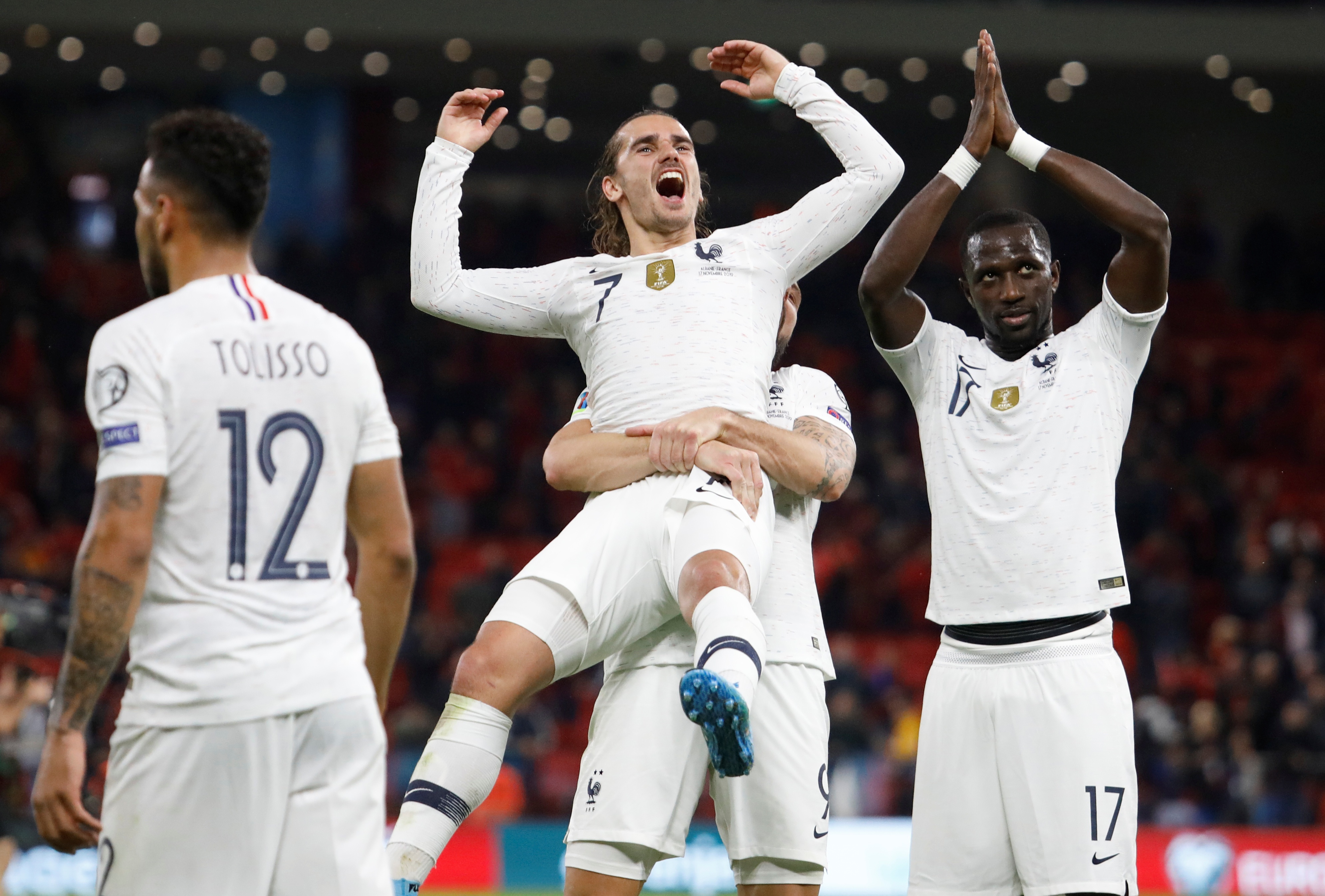 Tuyen Phap thang Albania anh 6